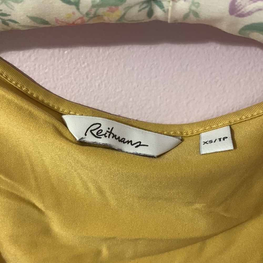 3/10$ Tank top Reitmans - Picture 2 of 3